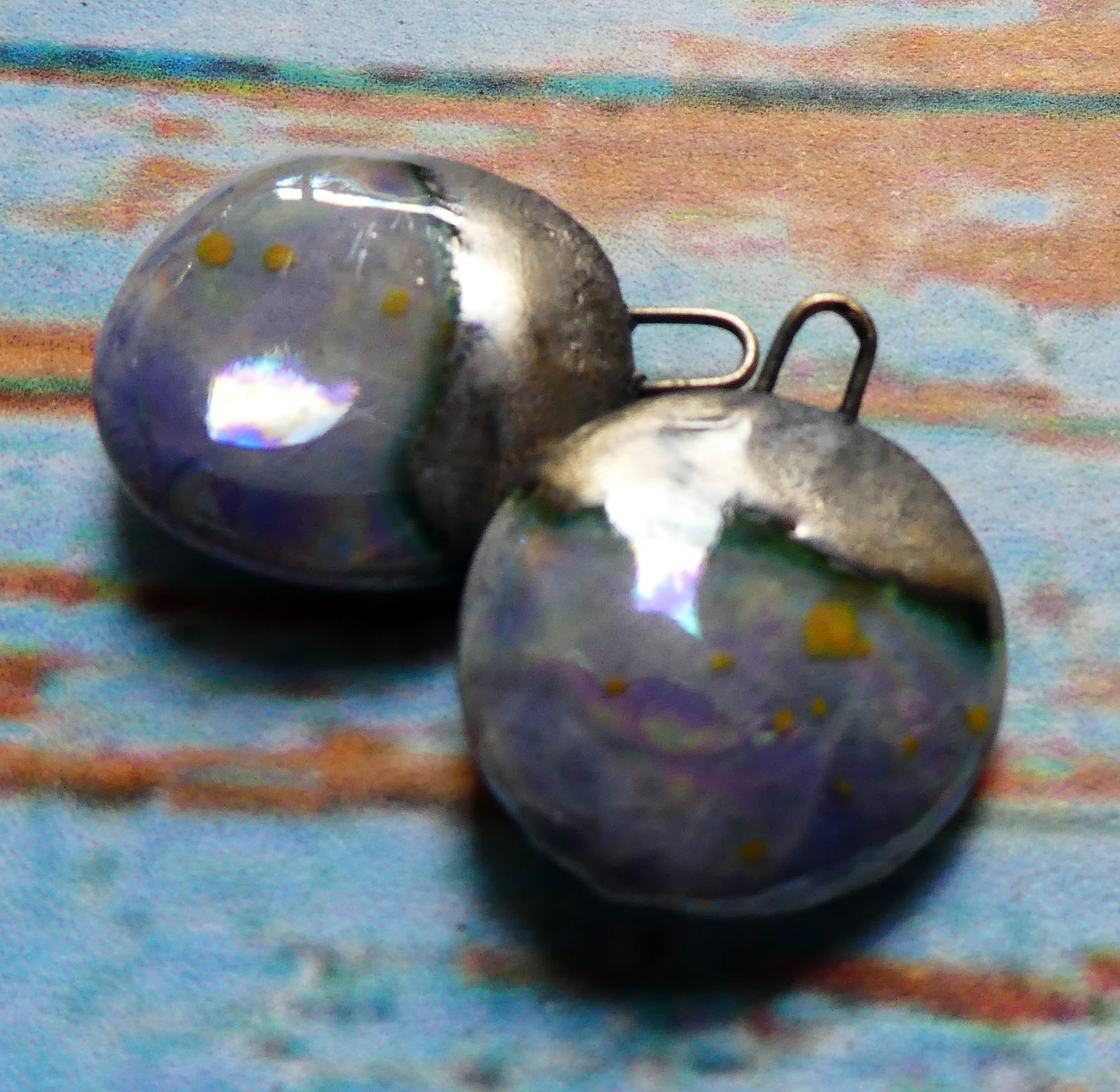 Ceramic Lustrous Disc Drops - Peritwinkle