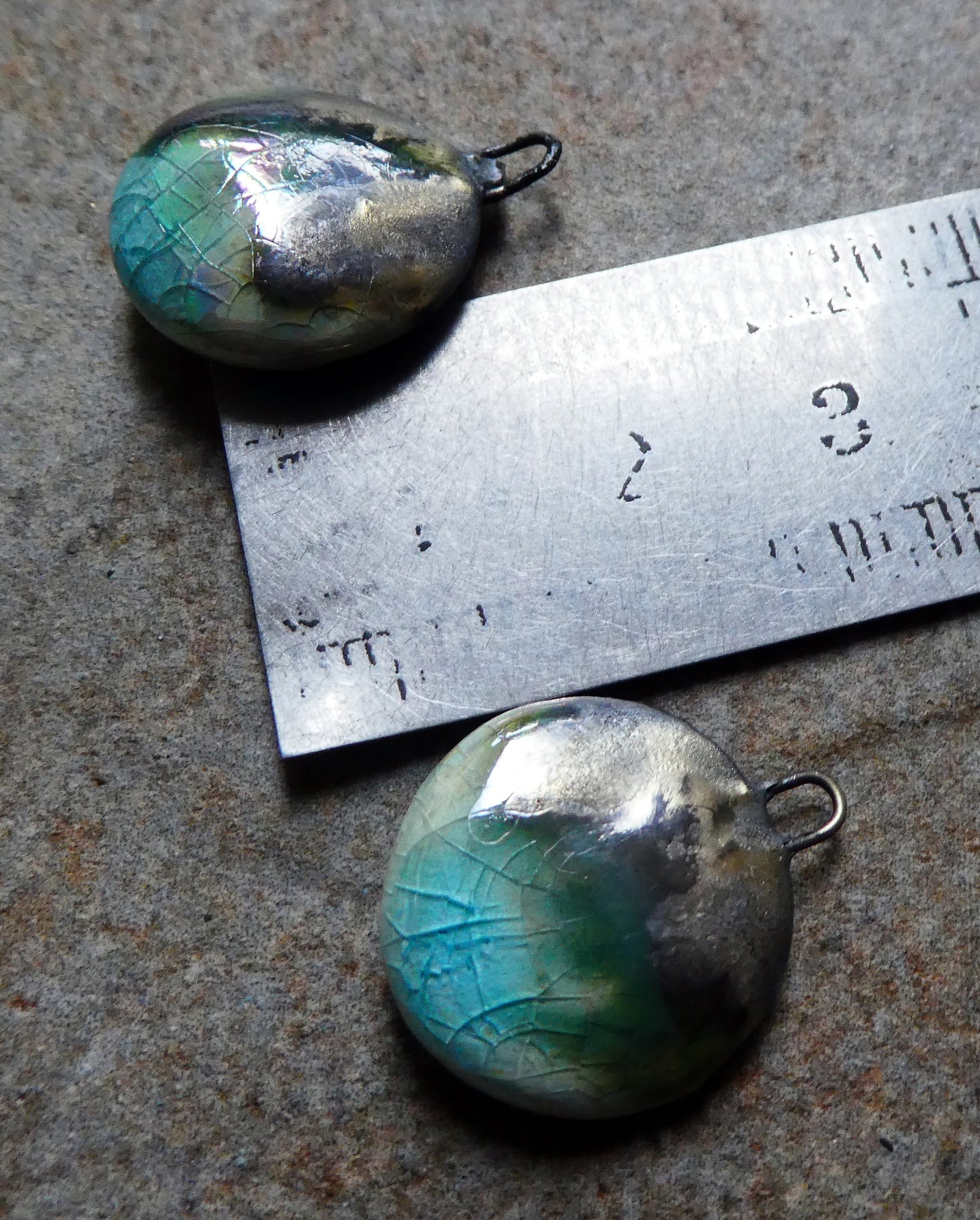 Ceramic Lustrous Disc Drops - Moonscape Crackle