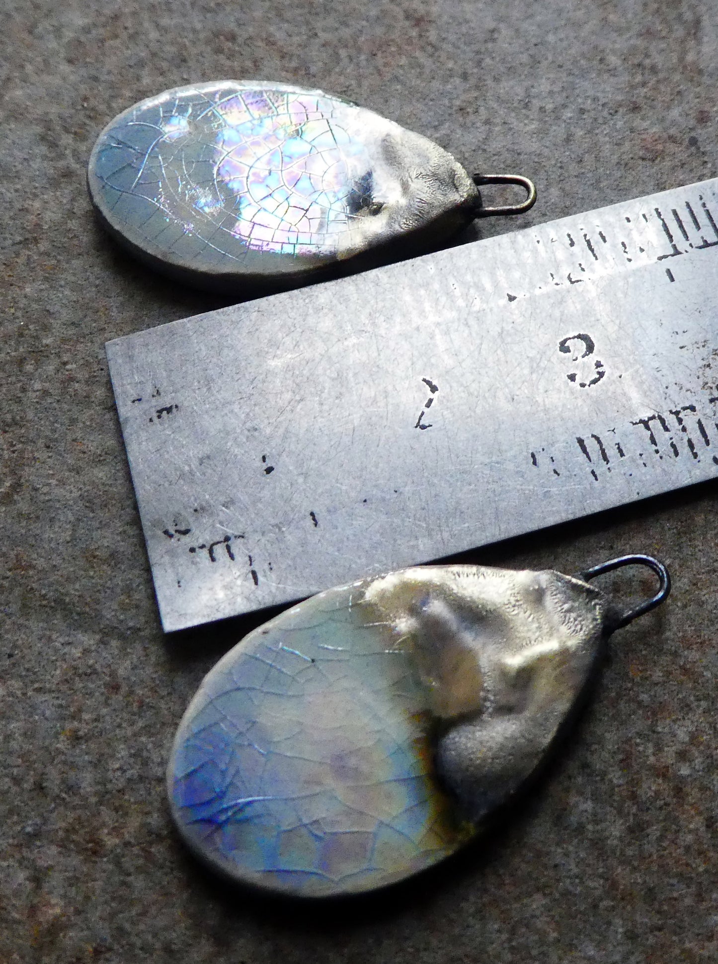 Ceramic Lustrous Flat Teardrop Drops - Moonscape Crackle