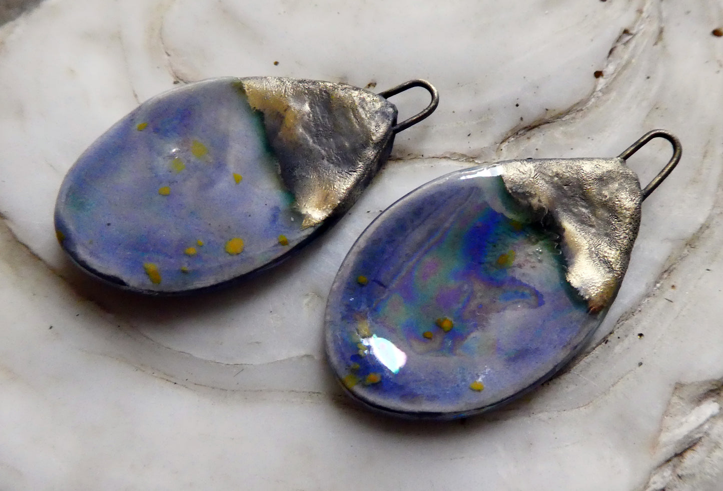 Ceramic Lustrous Flat Teardrop Drops - Peritwinkle