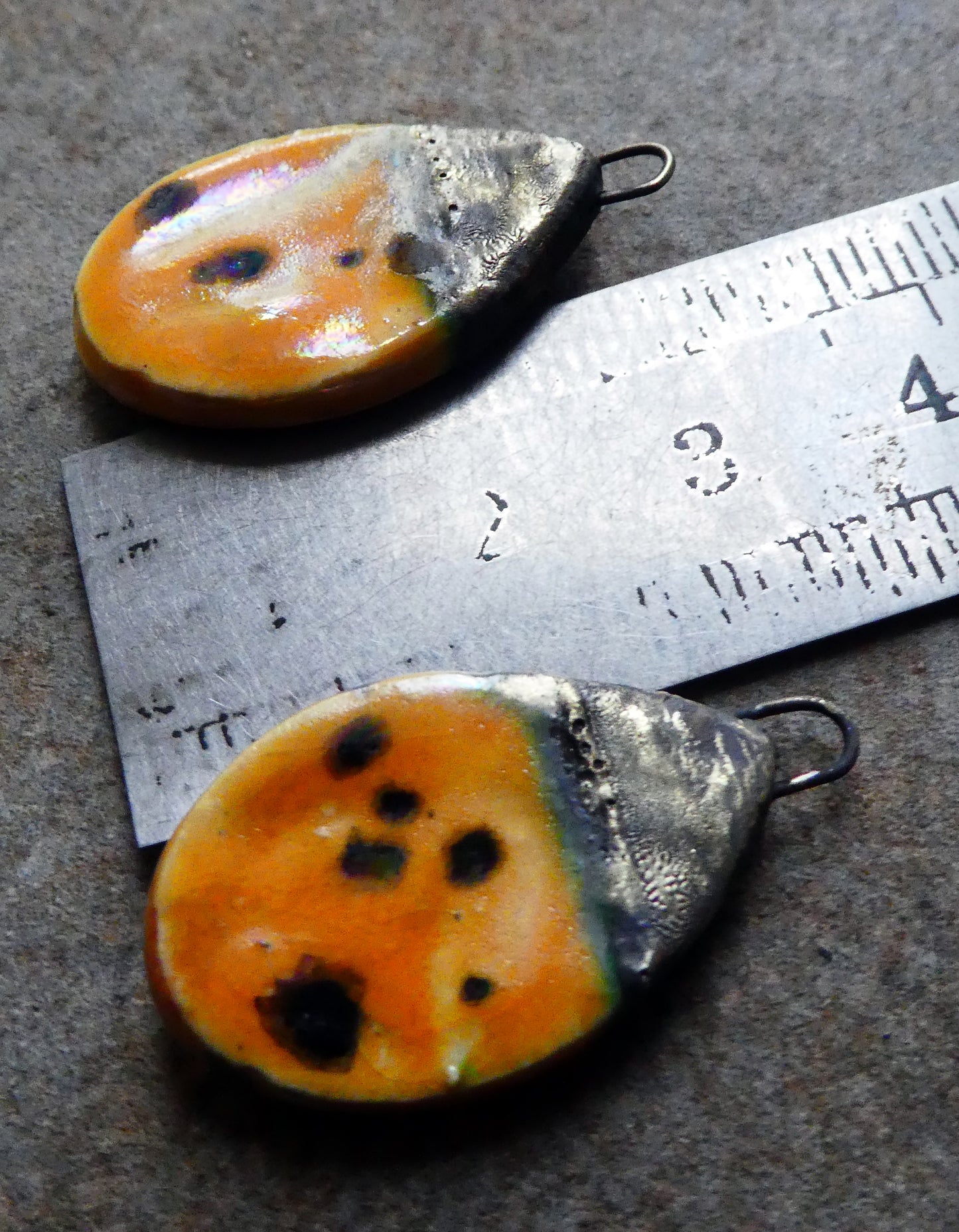 Ceramic Lustrous Flat Teardrop Drops - Papaya