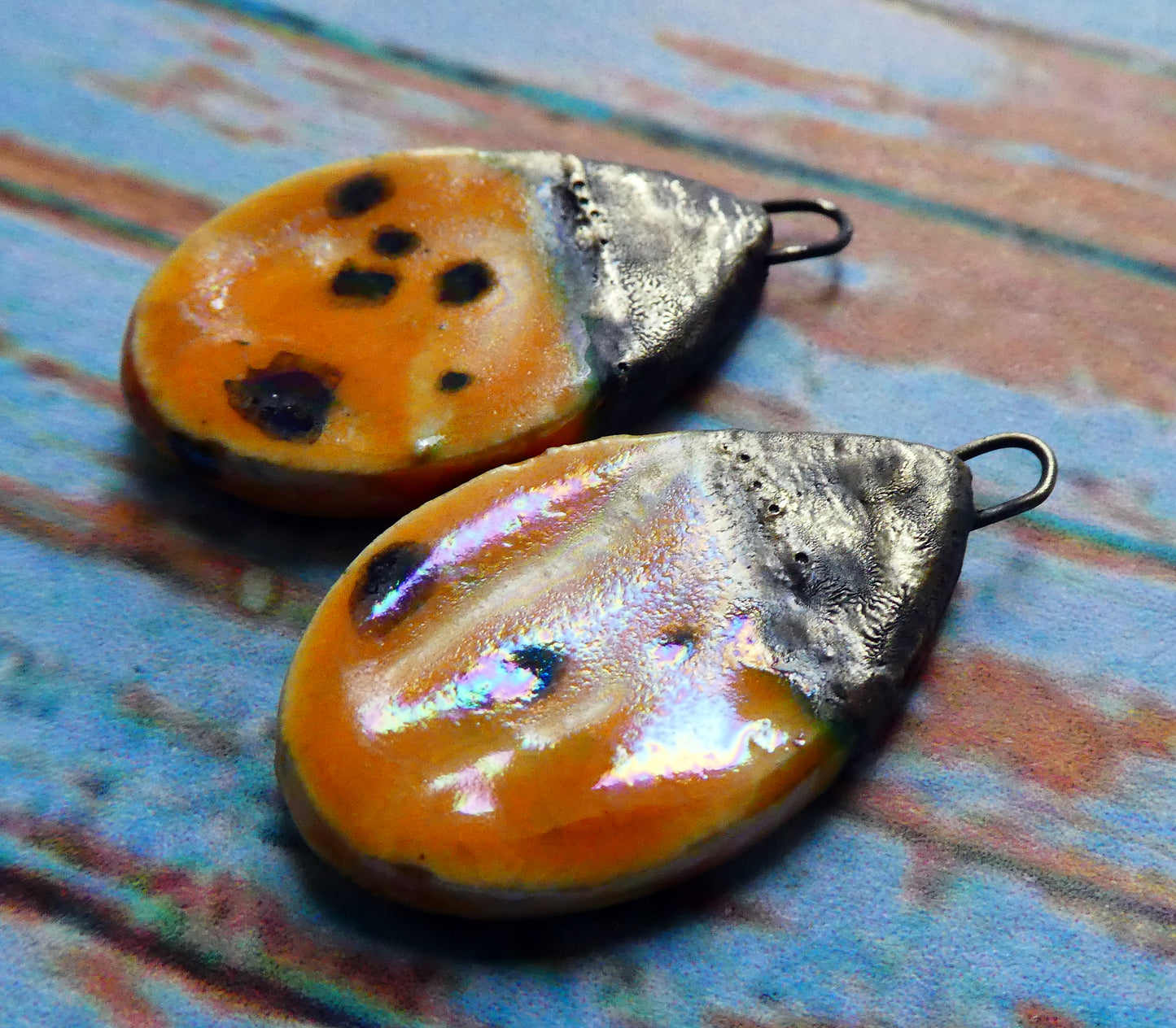 Ceramic Lustrous Flat Teardrop Drops - Papaya
