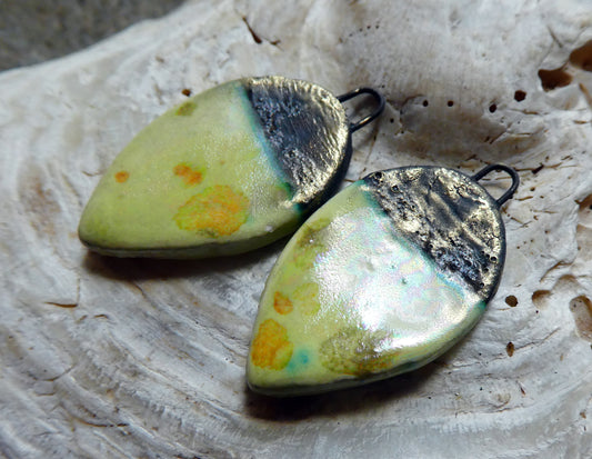 Ceramic Lustrous Flat Leaf Drops - Haystack