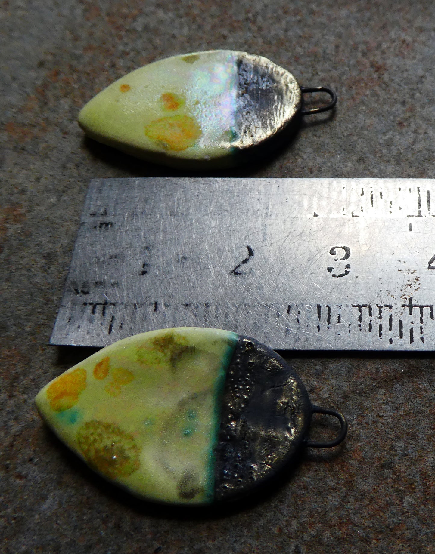 Ceramic Lustrous Flat Leaf Drops - Haystack