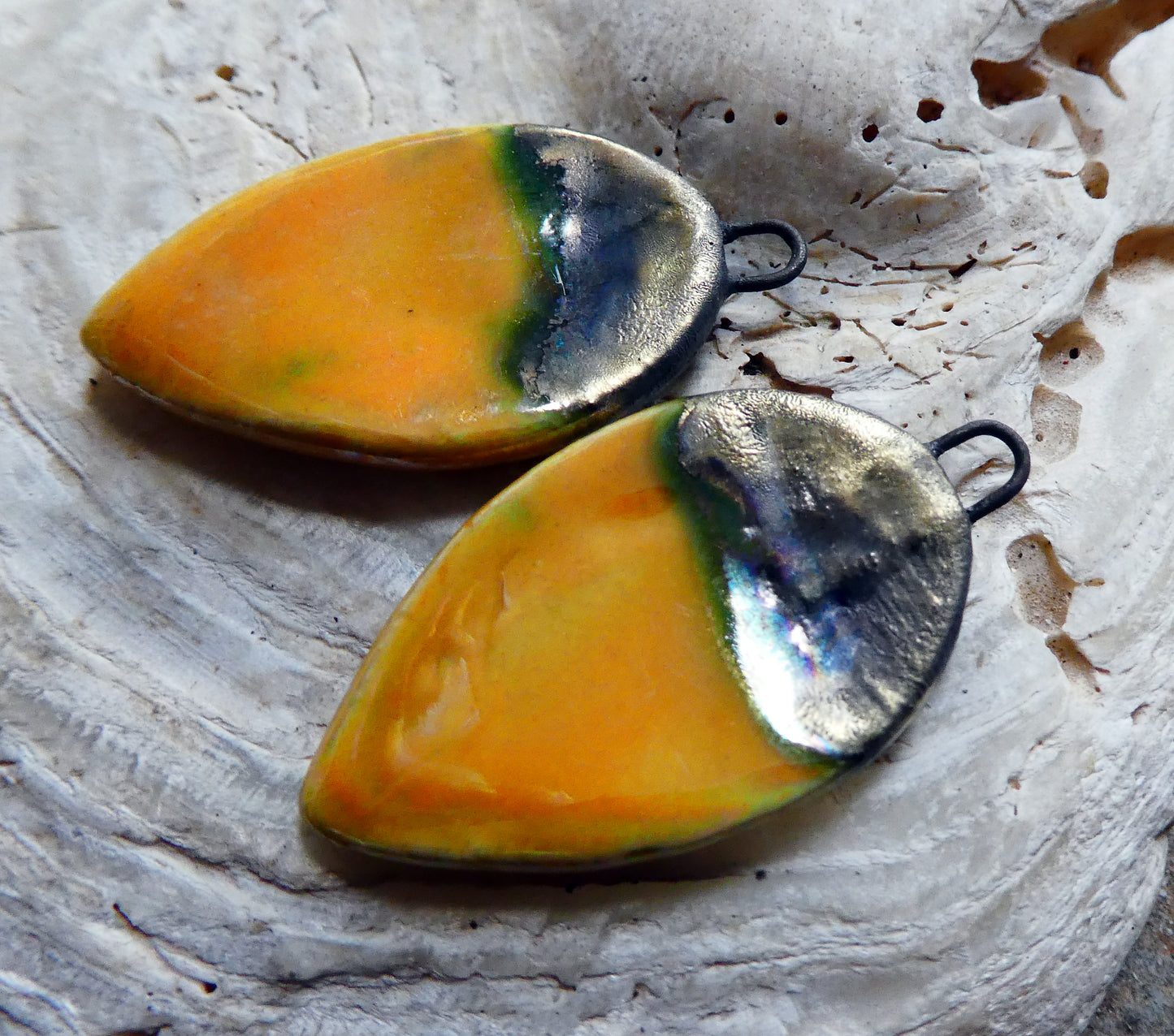 Ceramic Lustrous Flat Leaf Drops - Yellow