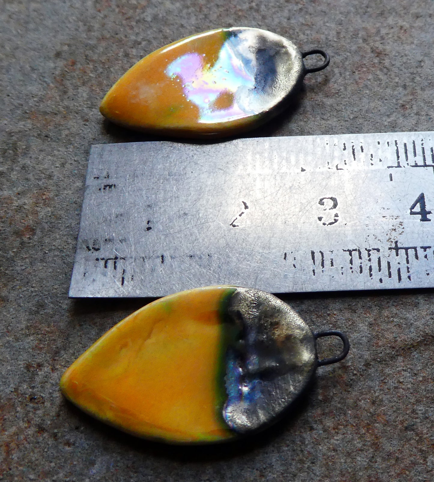Ceramic Lustrous Flat Leaf Drops - Yellow