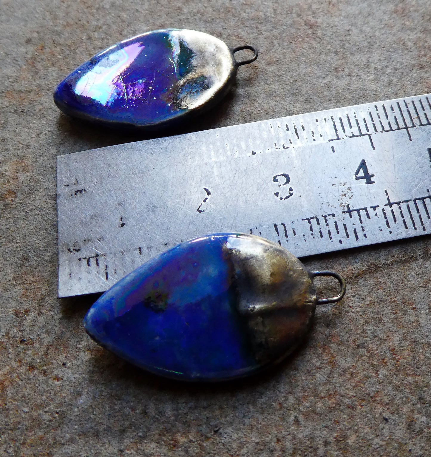 Ceramic Lustrous Flat Leaf Drops - Soft Blue