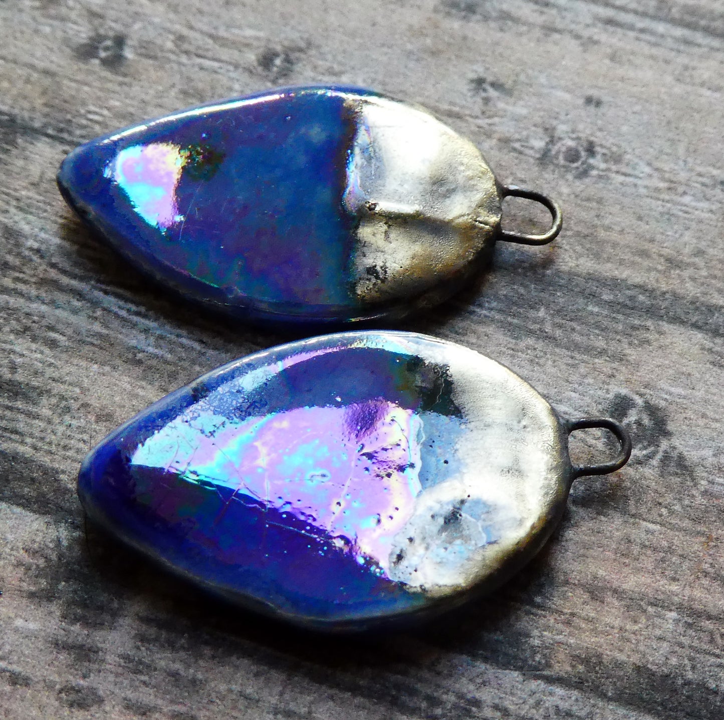 Ceramic Lustrous Flat Leaf Drops - Soft Blue