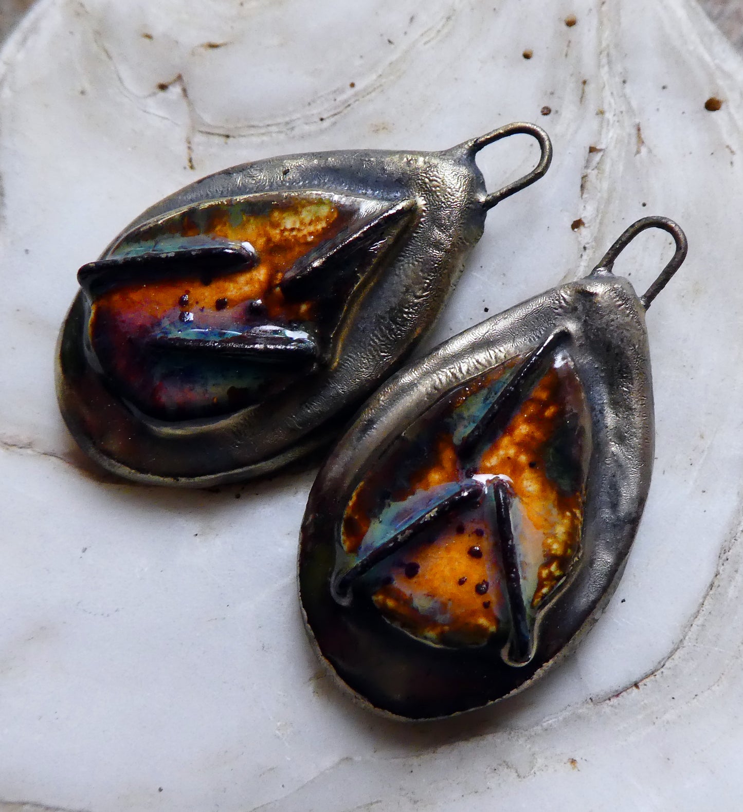 Ceramic  Moulded Teardrop Stapled Charms - Amber Ash