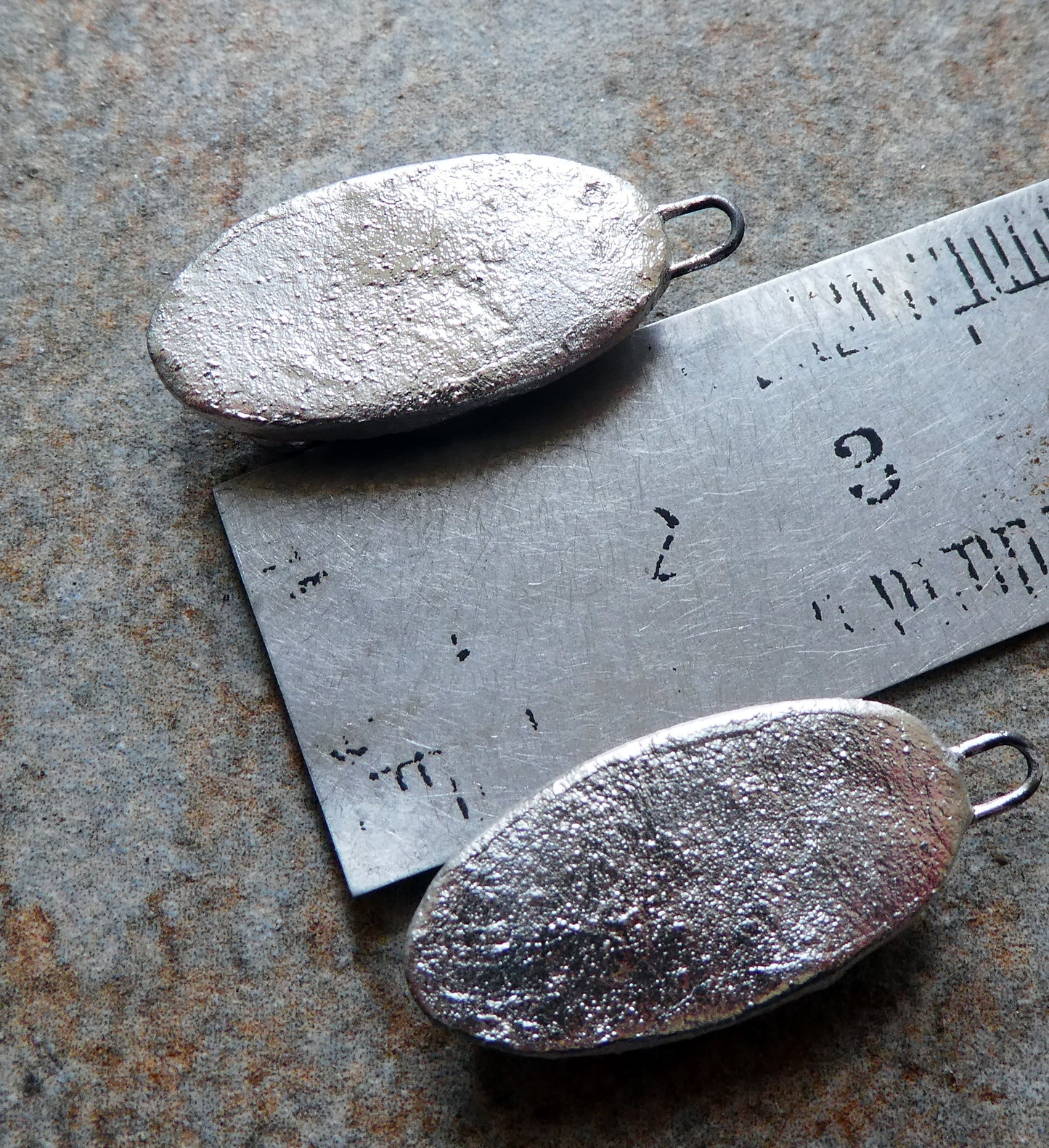 Ceramic Lustrous Silvery Granule Oval Charms - Morganite