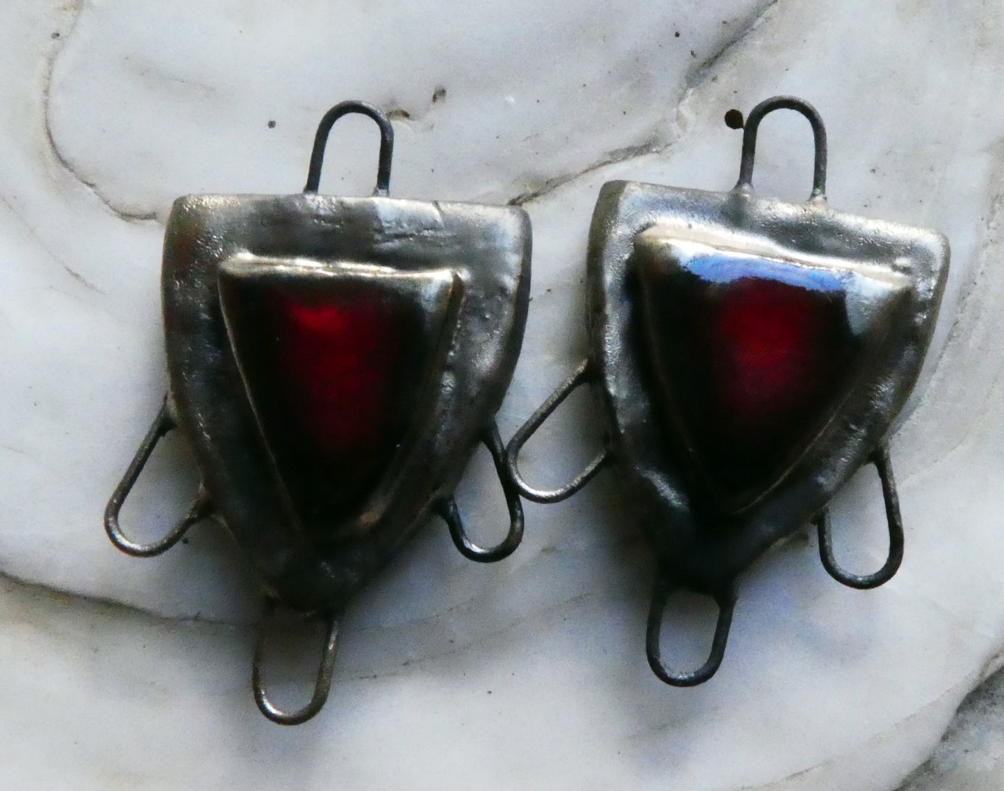 Ceramic Moulded Shield Connectors -Red