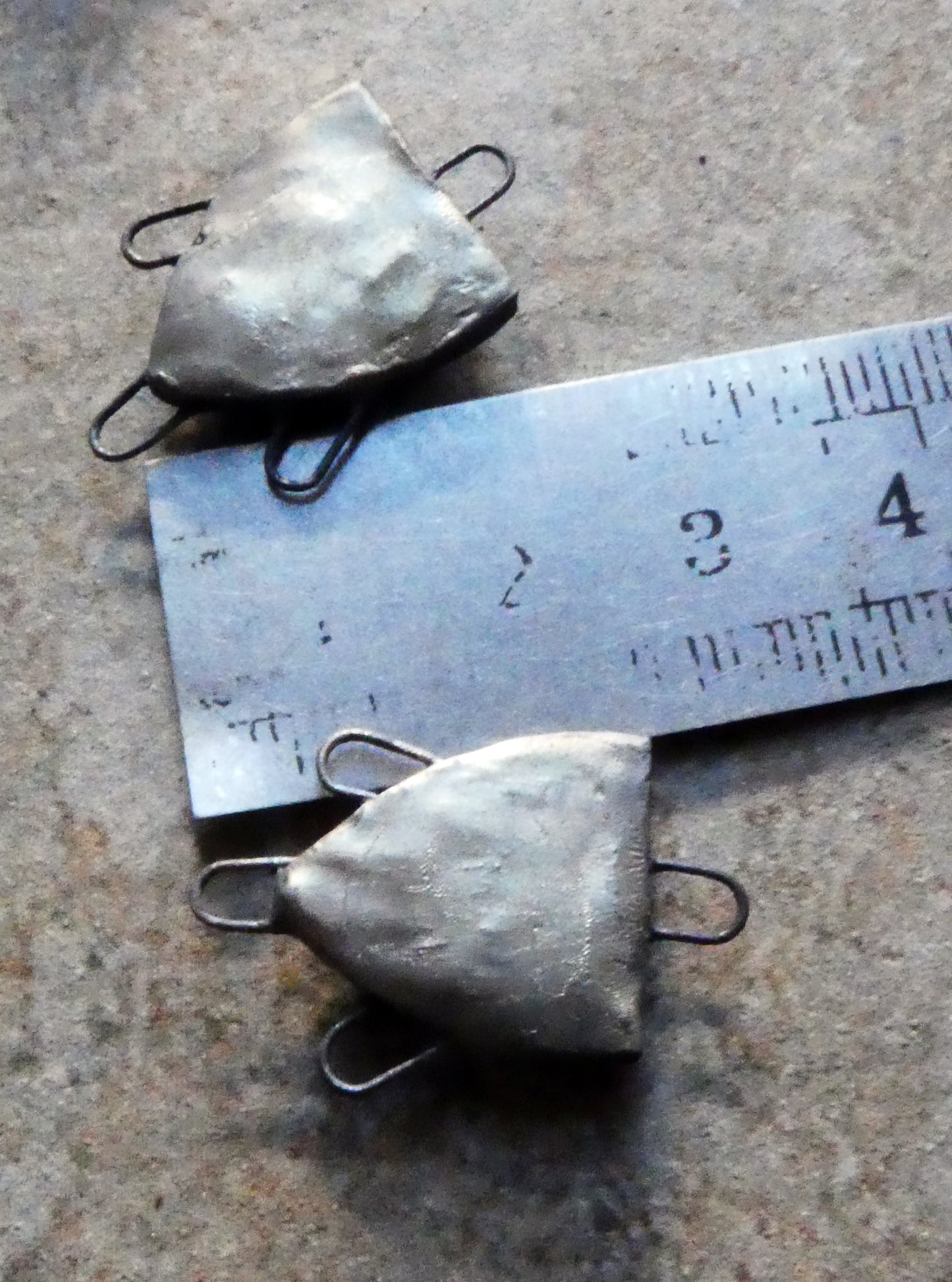 Ceramic Moulded Shield Connectors -Red