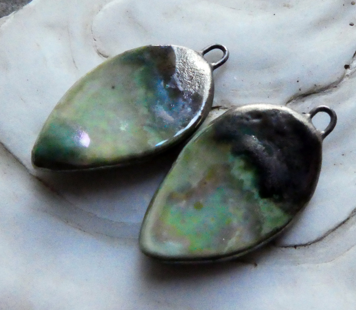 Ceramic Lustrous Flat Leaf Drops -Celadon