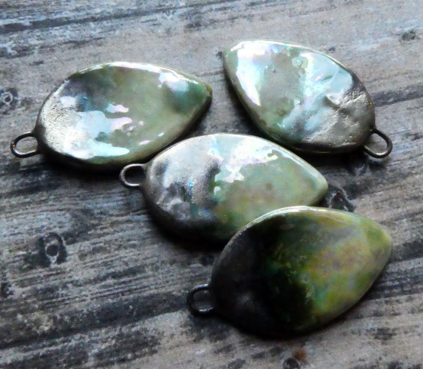 Ceramic Lustrous Flat Leaf Drops -Celadon
