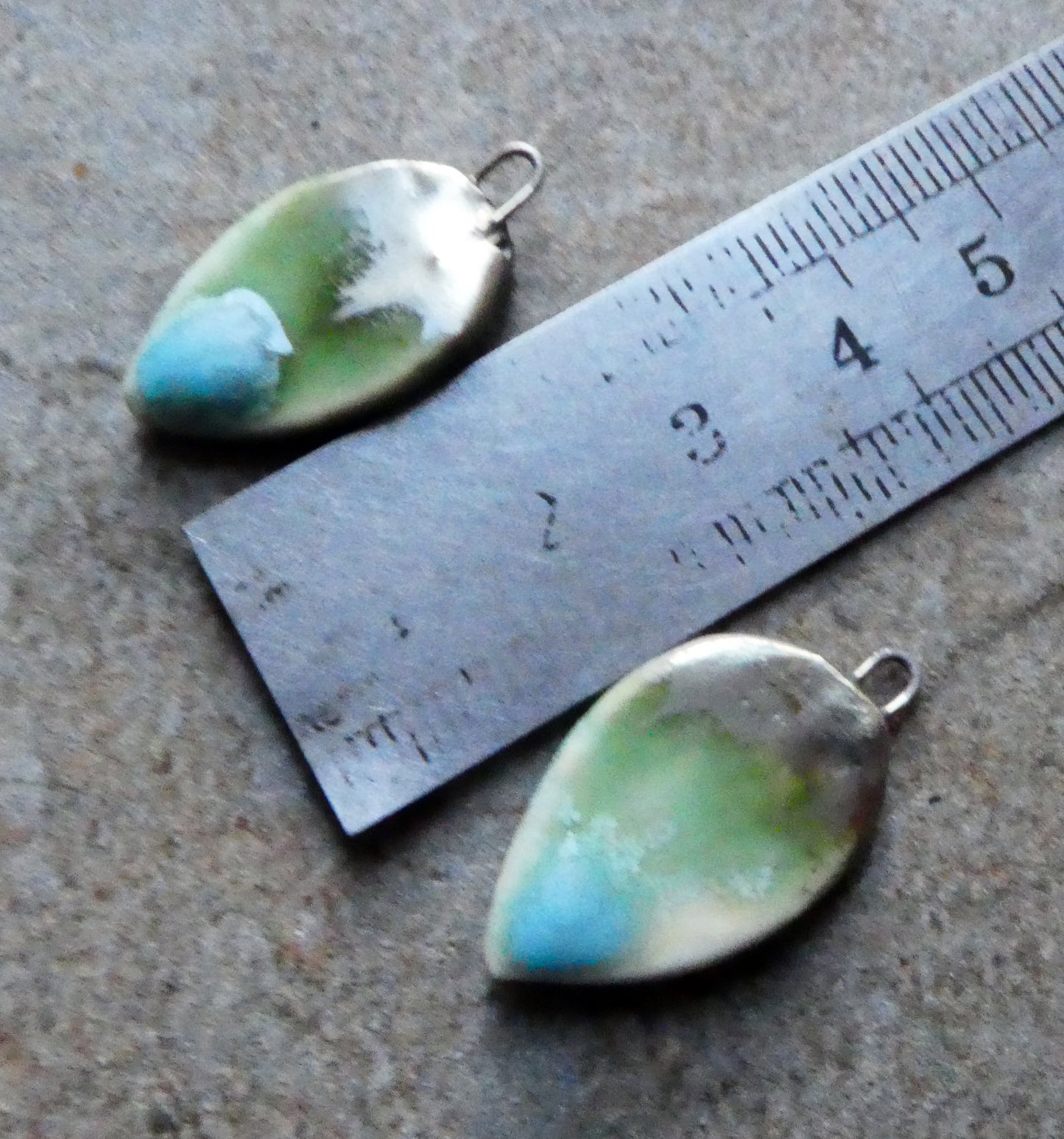 Ceramic Lustrous Flat Leaf Drops -Blue Ice