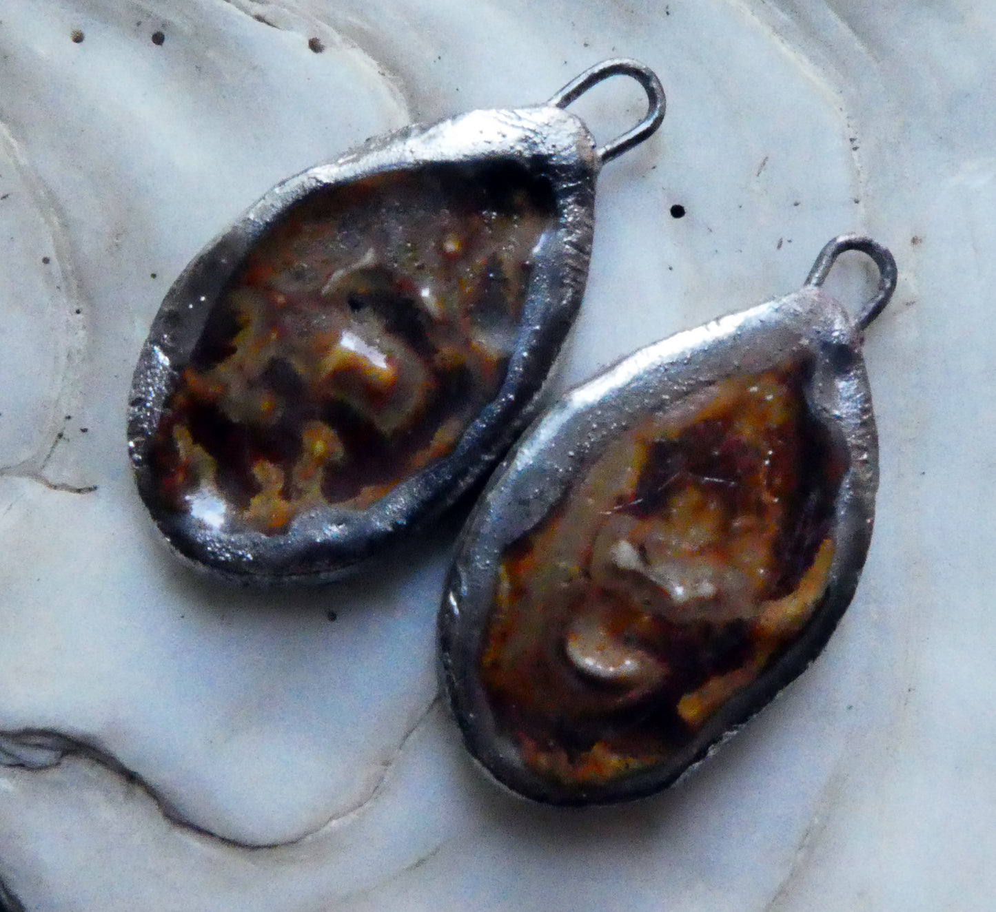 Ceramic Lustrous Silvery Icy Pool Charms - Oozy Brown