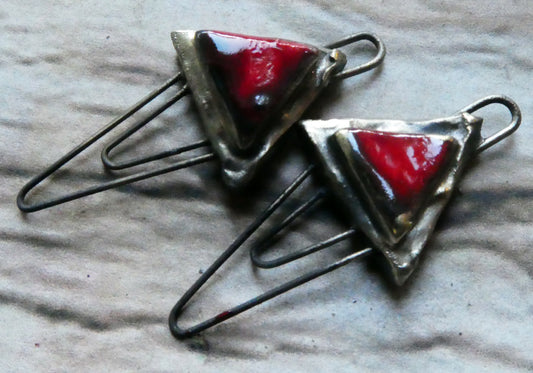 Ceramic Moulded Triangle Double Hoop Connectors- Red
