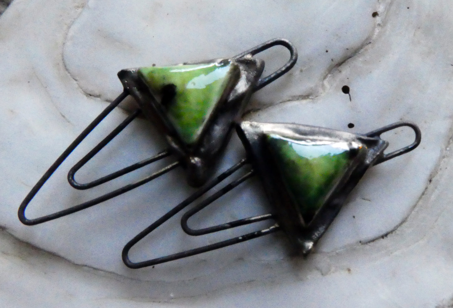 Ceramic Moulded Triangle Double Hoop Connectors- Mixed Melon