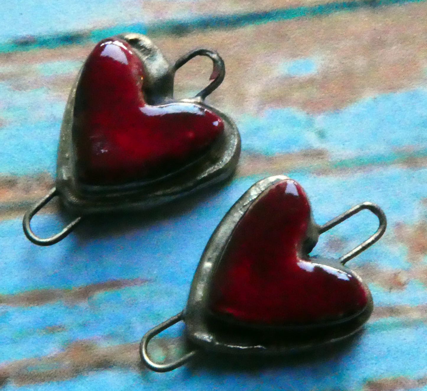 Ceramic Moulded Heart Connectors -Red