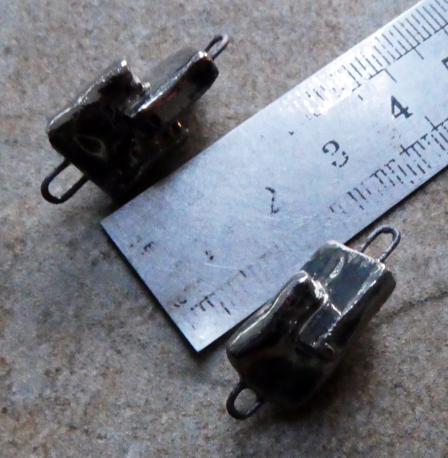 Ceramic Interconnected Squares Connectors- Platinum