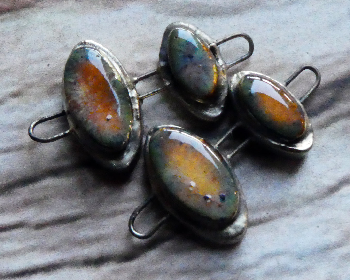 Ceramic Little Moulded Double Oval Connectors - Amber Ash