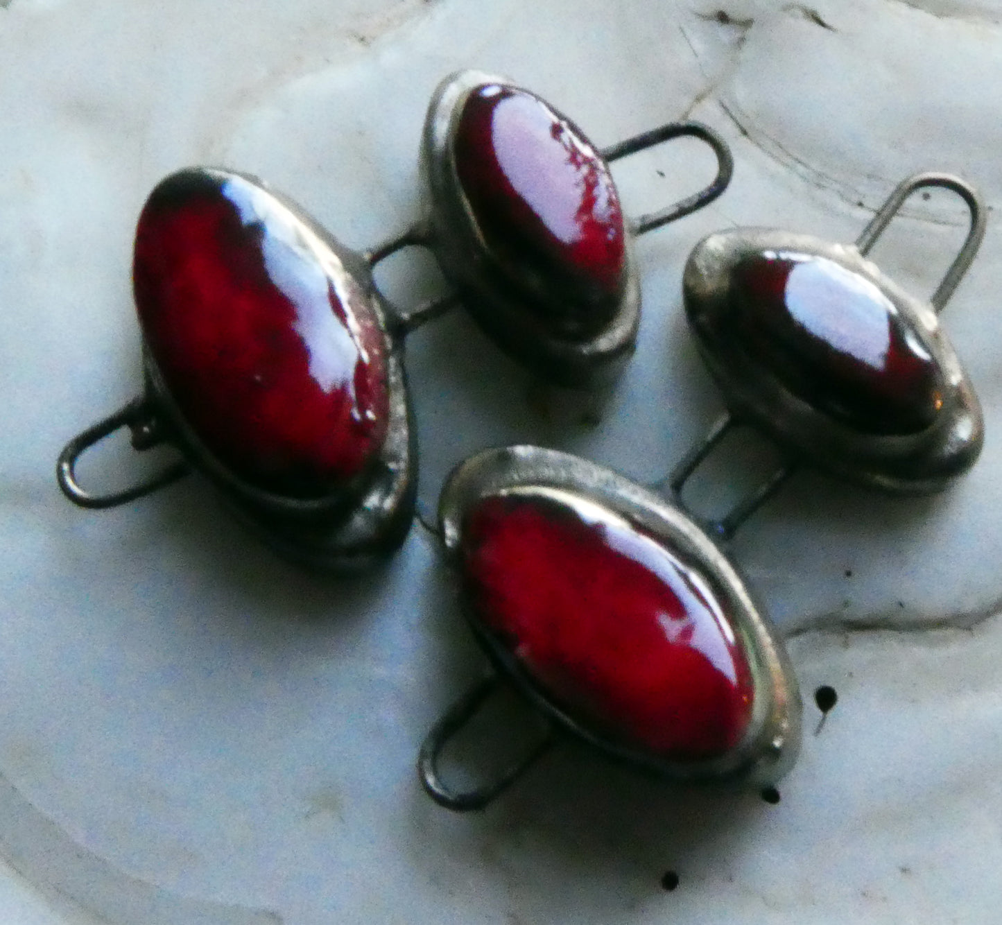 Ceramic Little Moulded Double Oval Connectors -Red