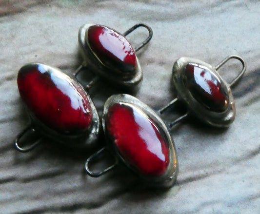 Ceramic Little Moulded Double Oval Connectors -Red