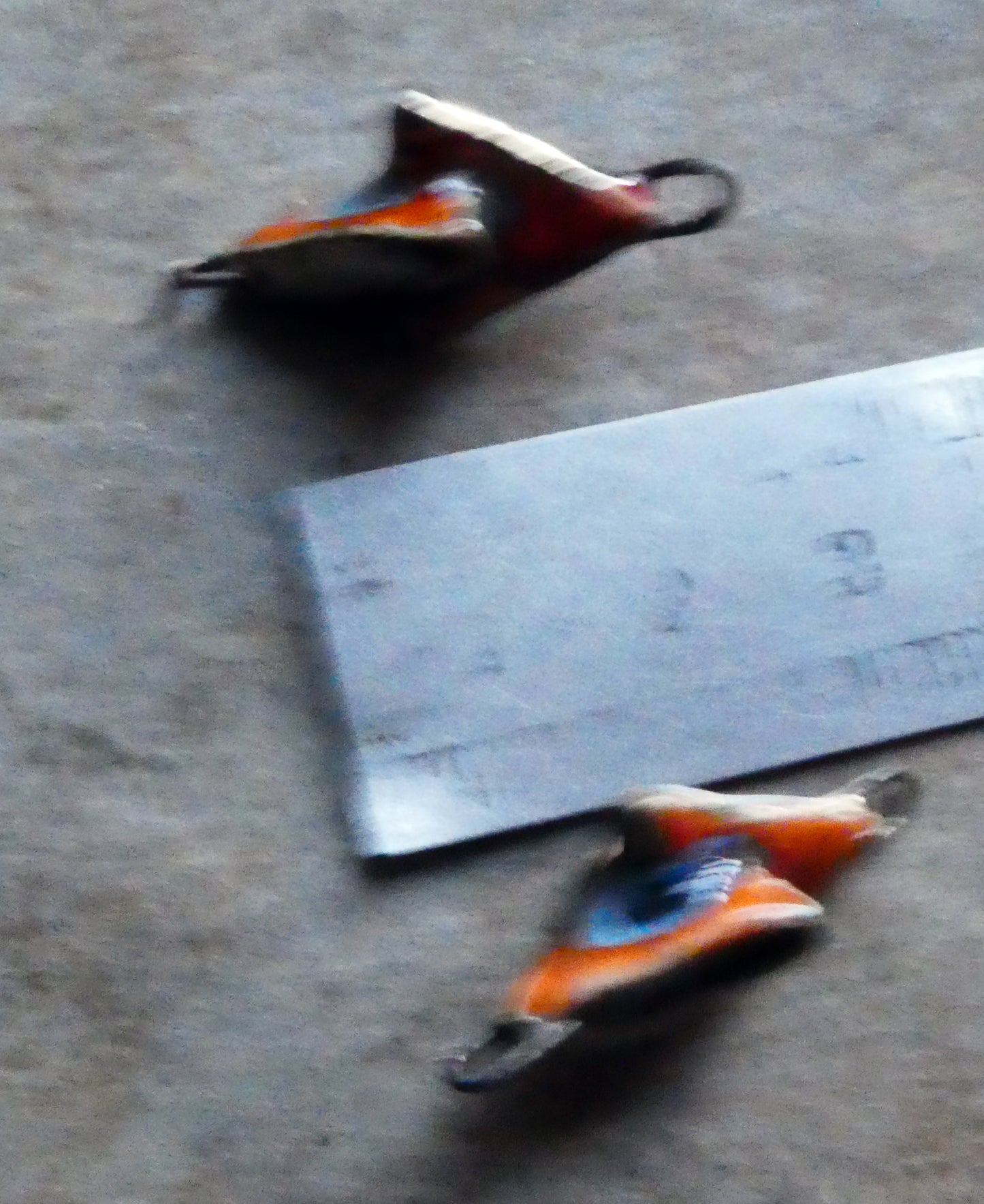 Ceramic Interconnected Triangle Connectors- Vermillion Sunburst