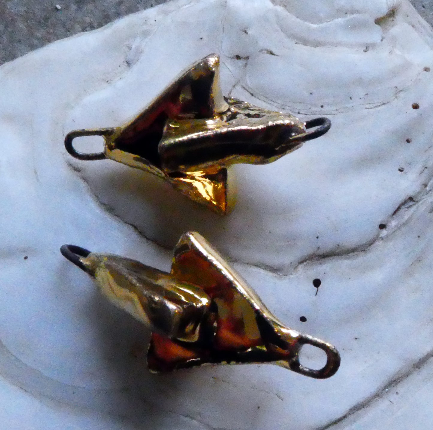 Ceramic Interconnected Triangle Connectors- Gold