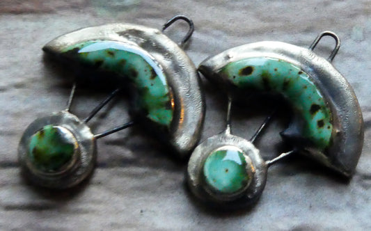 Ceramic Moulded Scoop and Disc Charms - Blue Guppy