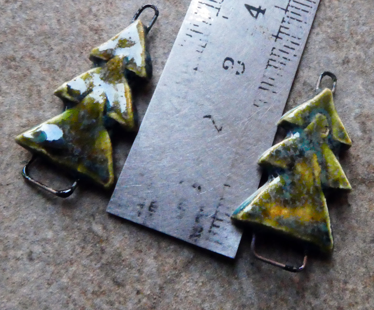 Ceramic Stacked Tree Connectors -Dark Jade