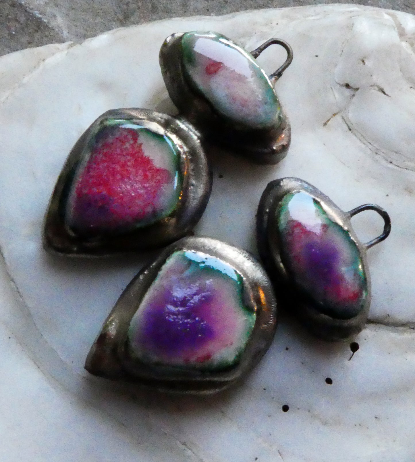 Ceramic Moulded Mixed Shape Charms - Berry Tart