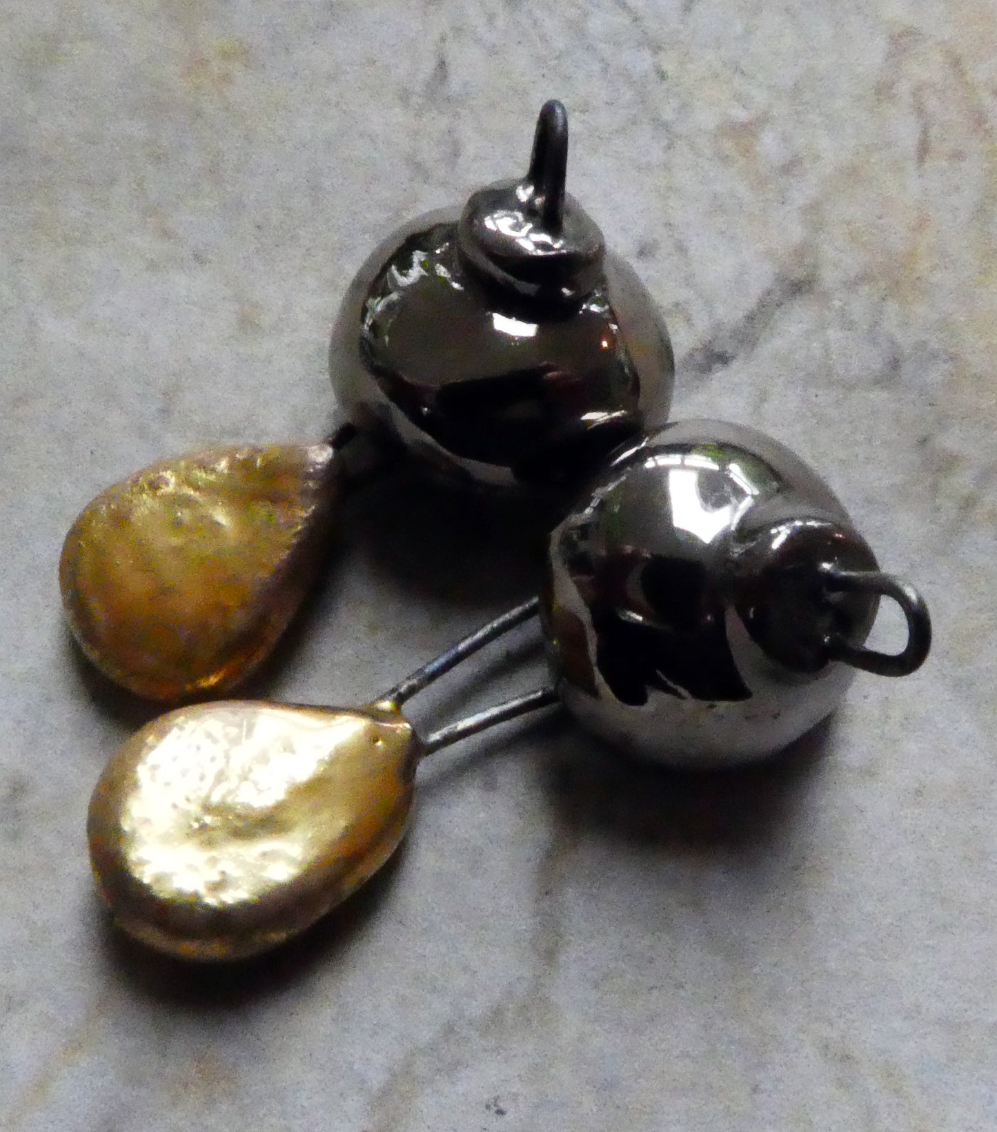 Ceramic Cap and Dangle Dangles -Platinum and Dusky Gold