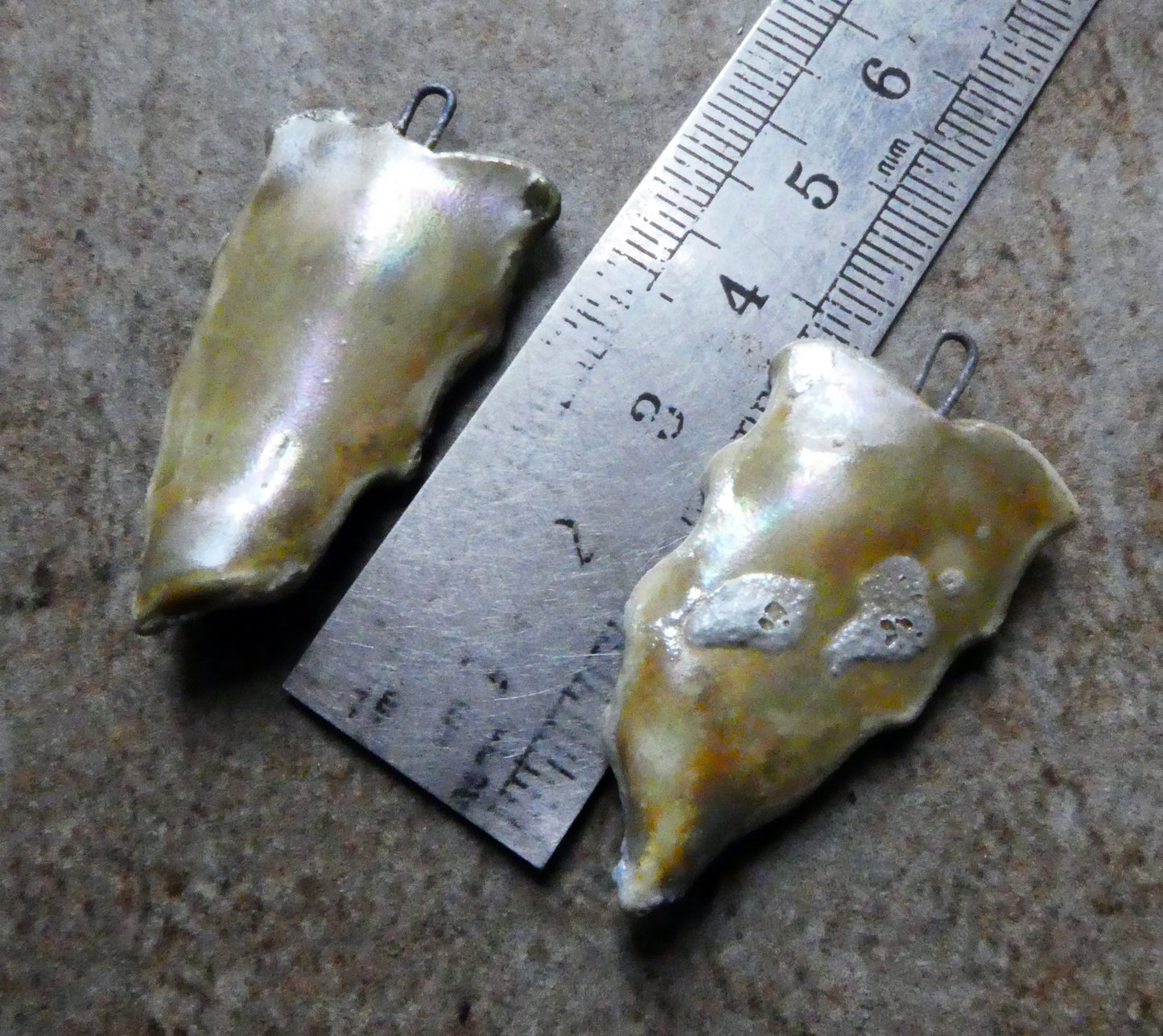 Ceramic Lustrous High Fired Snowy Leaf Charms - Golden Brown