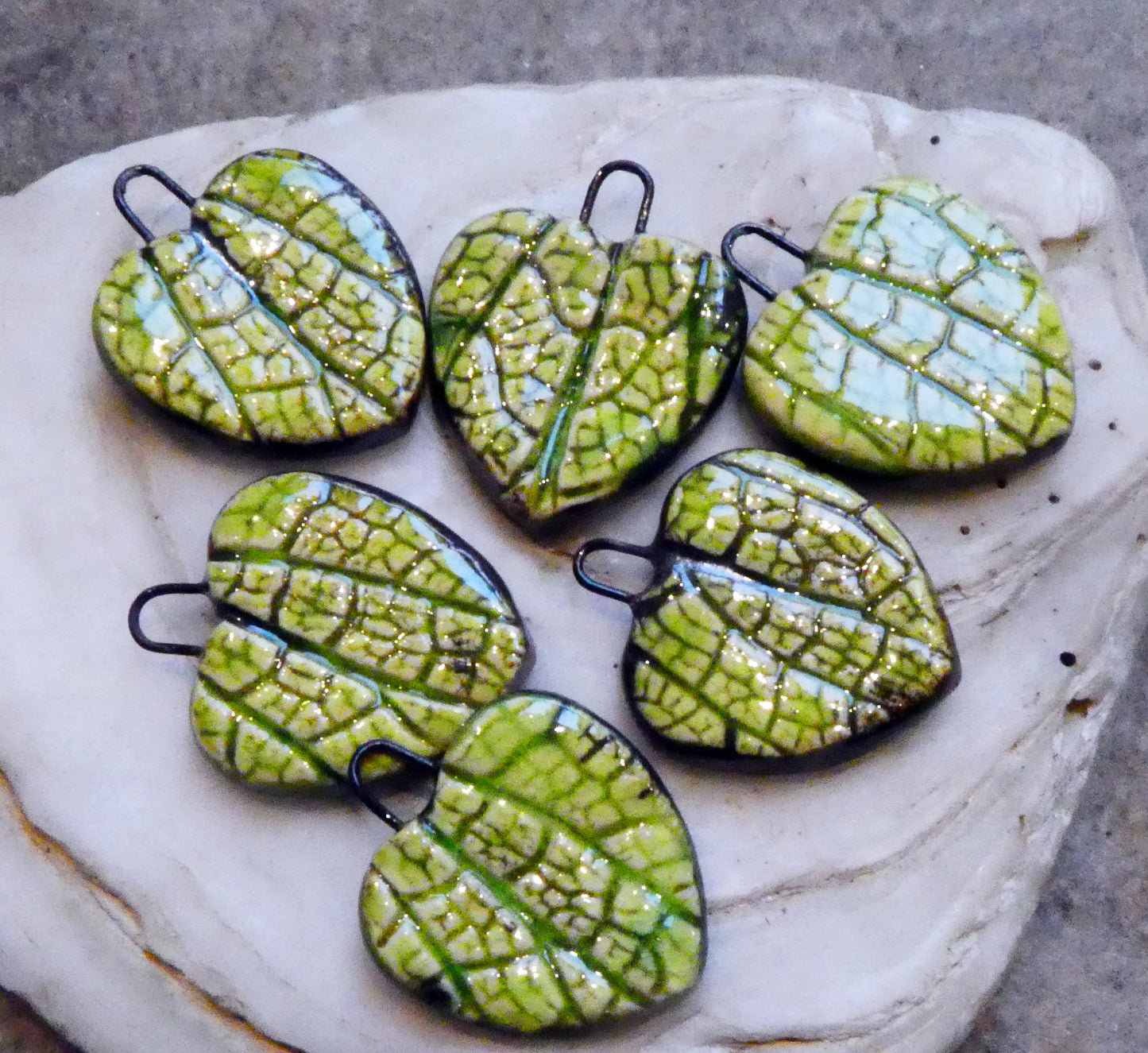 Ceramic Leaf Hearts -Lime