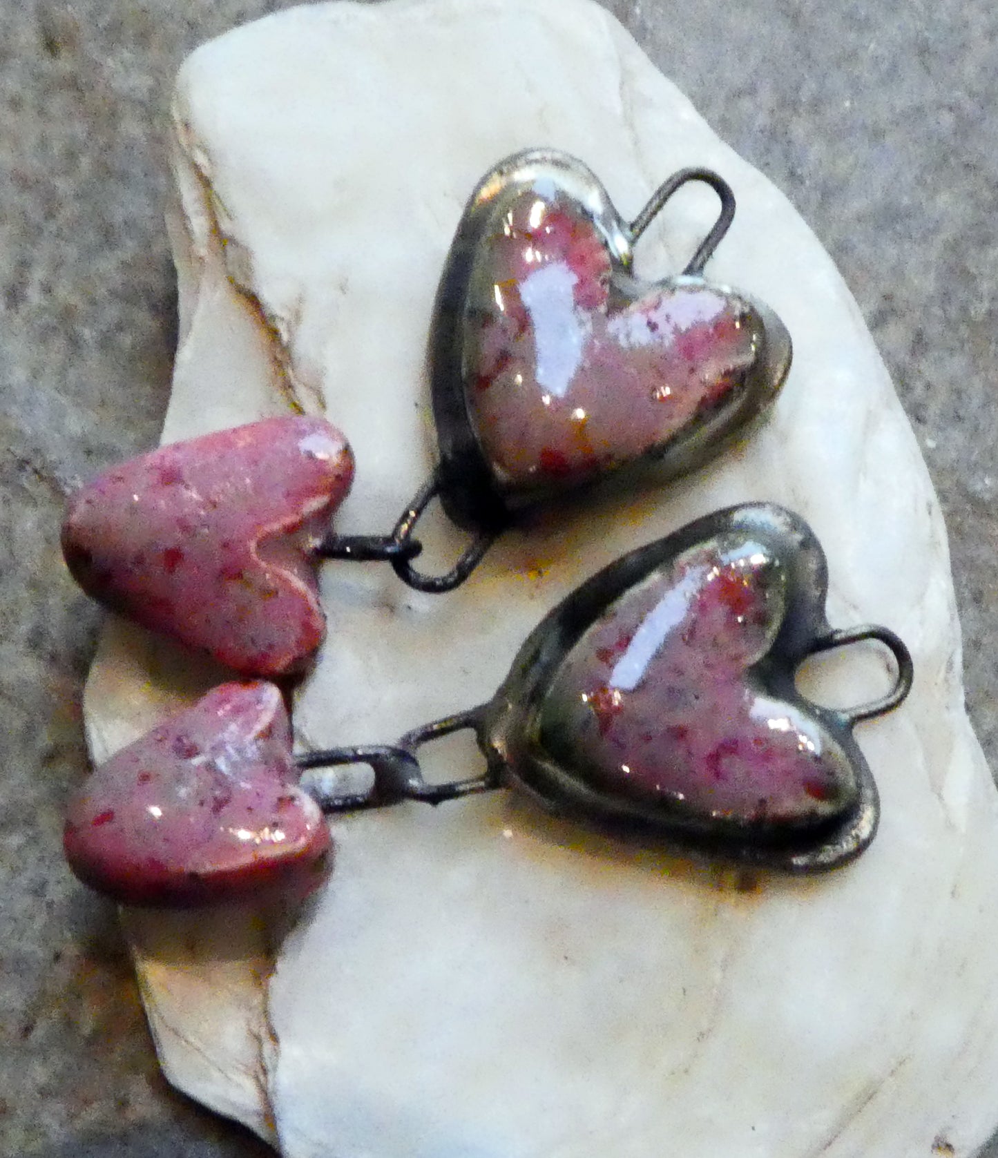Ceramic Moulded Double Heart Dangles - Rose Quartz