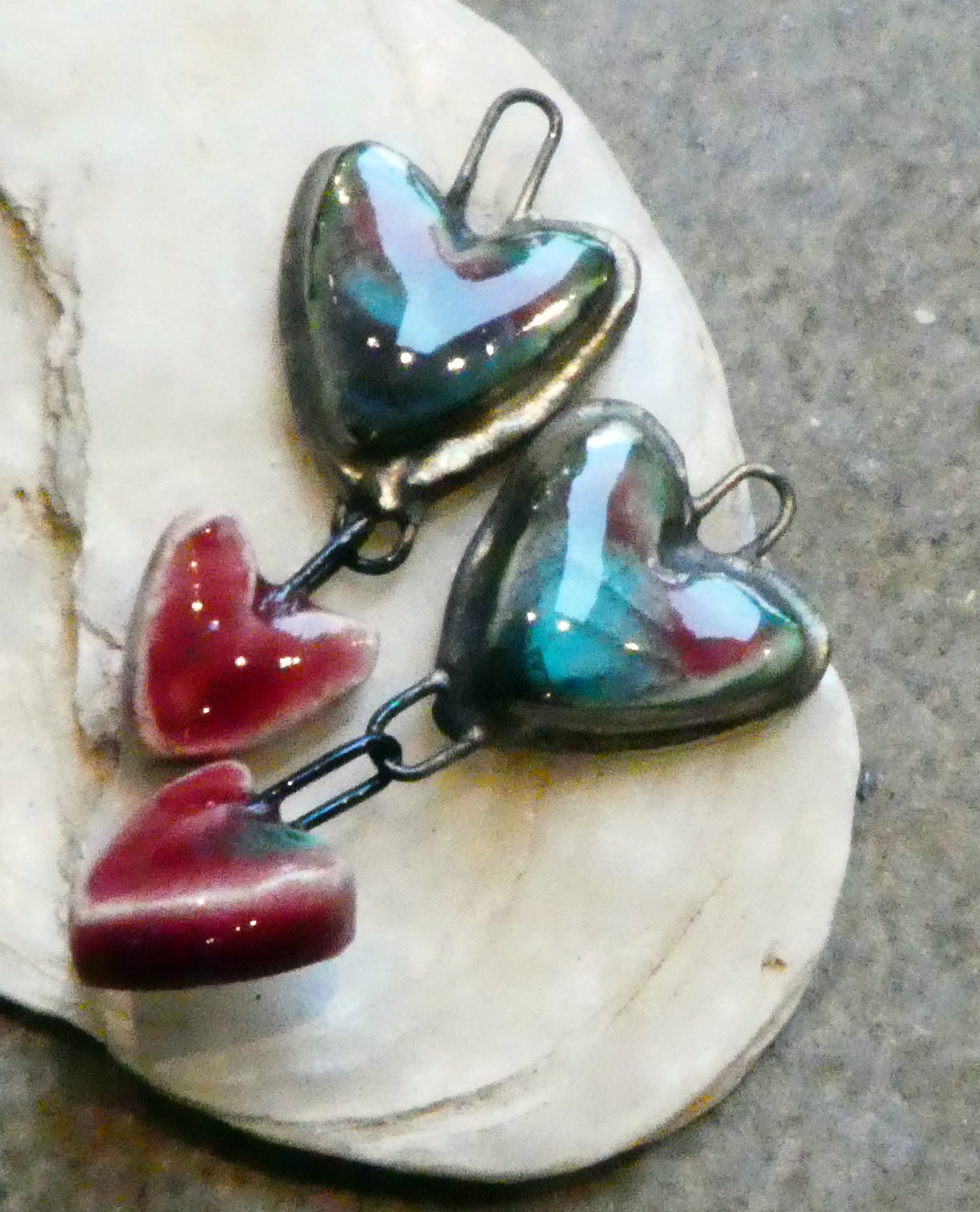 Ceramic Moulded Double Heart Dangles - Berry Good