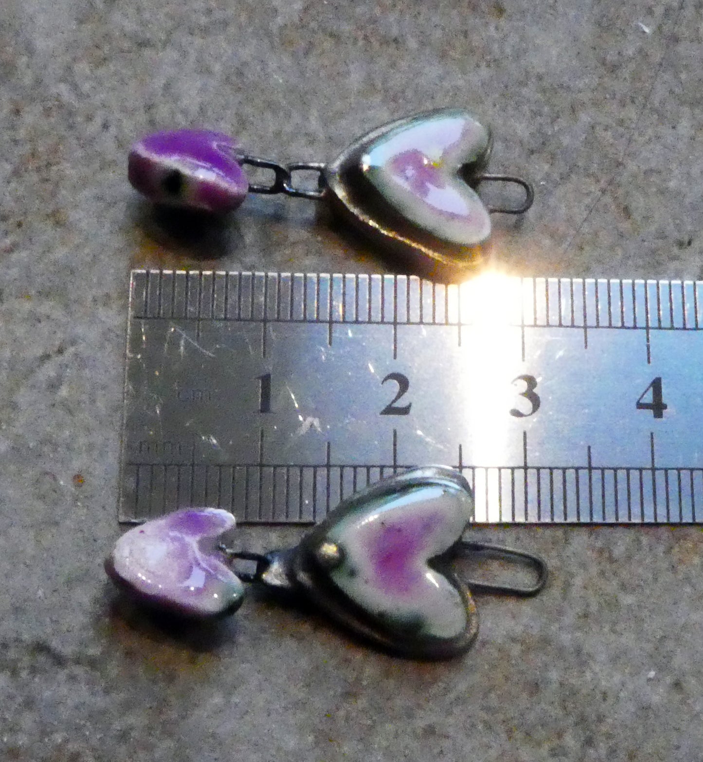 Ceramic Moulded Double Heart Dangles - Grapel