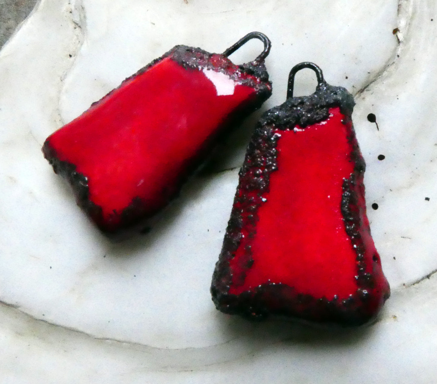Ceramic Chunky Spangle Edged Charms - Red