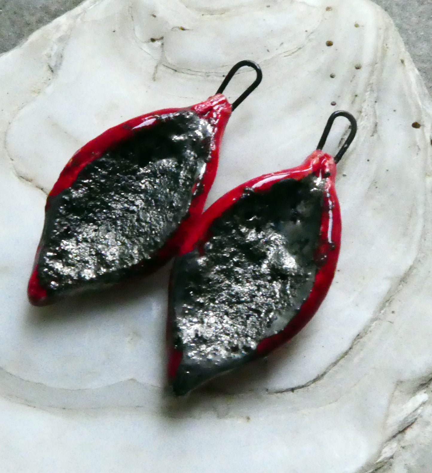 Ceramic Spangly Scoop Charms -Red