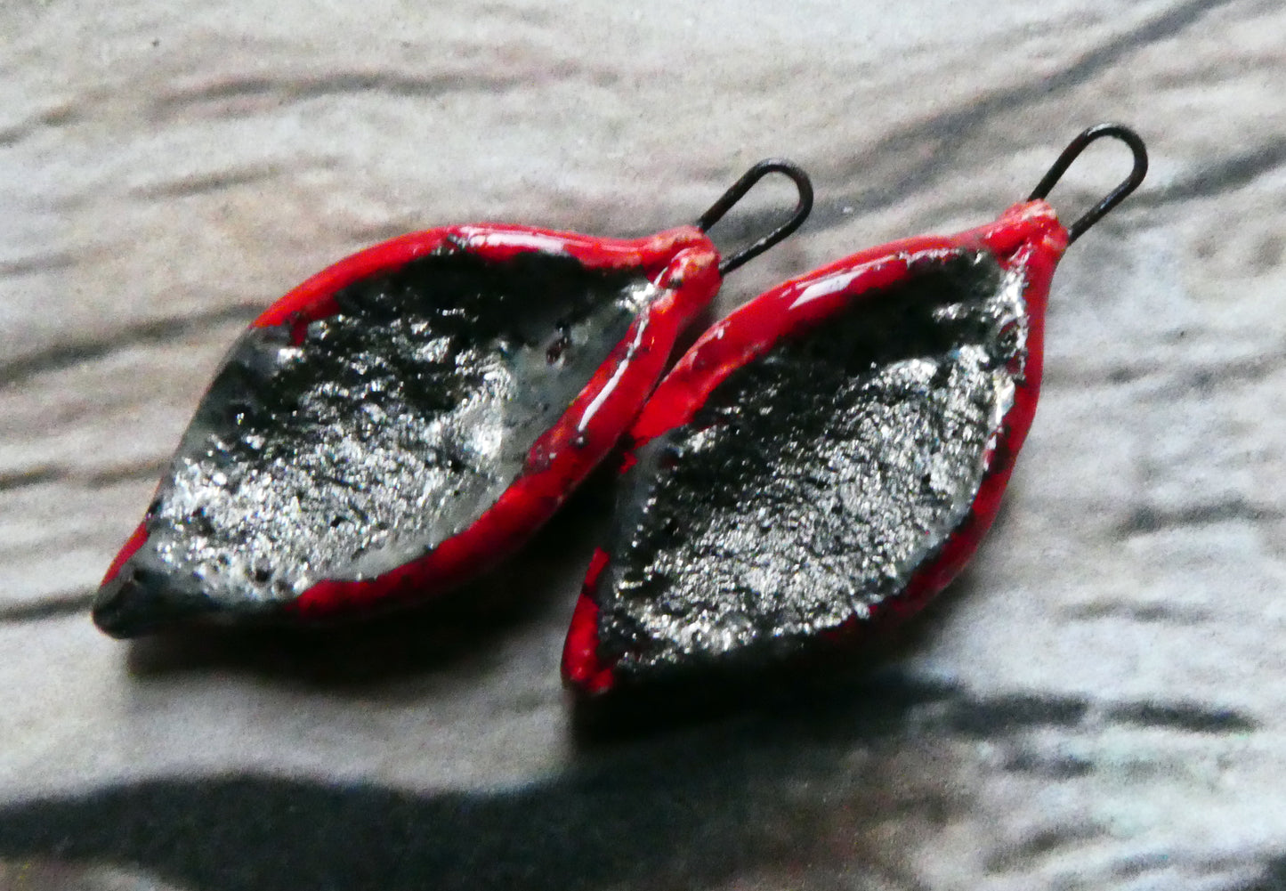 Ceramic Spangly Scoop Charms -Red