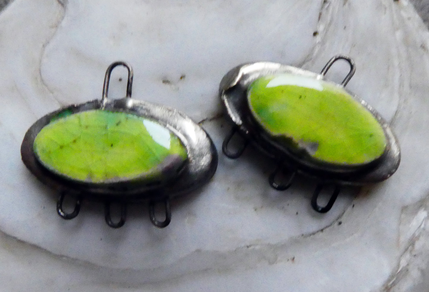 Ceramic Moulded Oval Three Hoop Connectors -Lime
