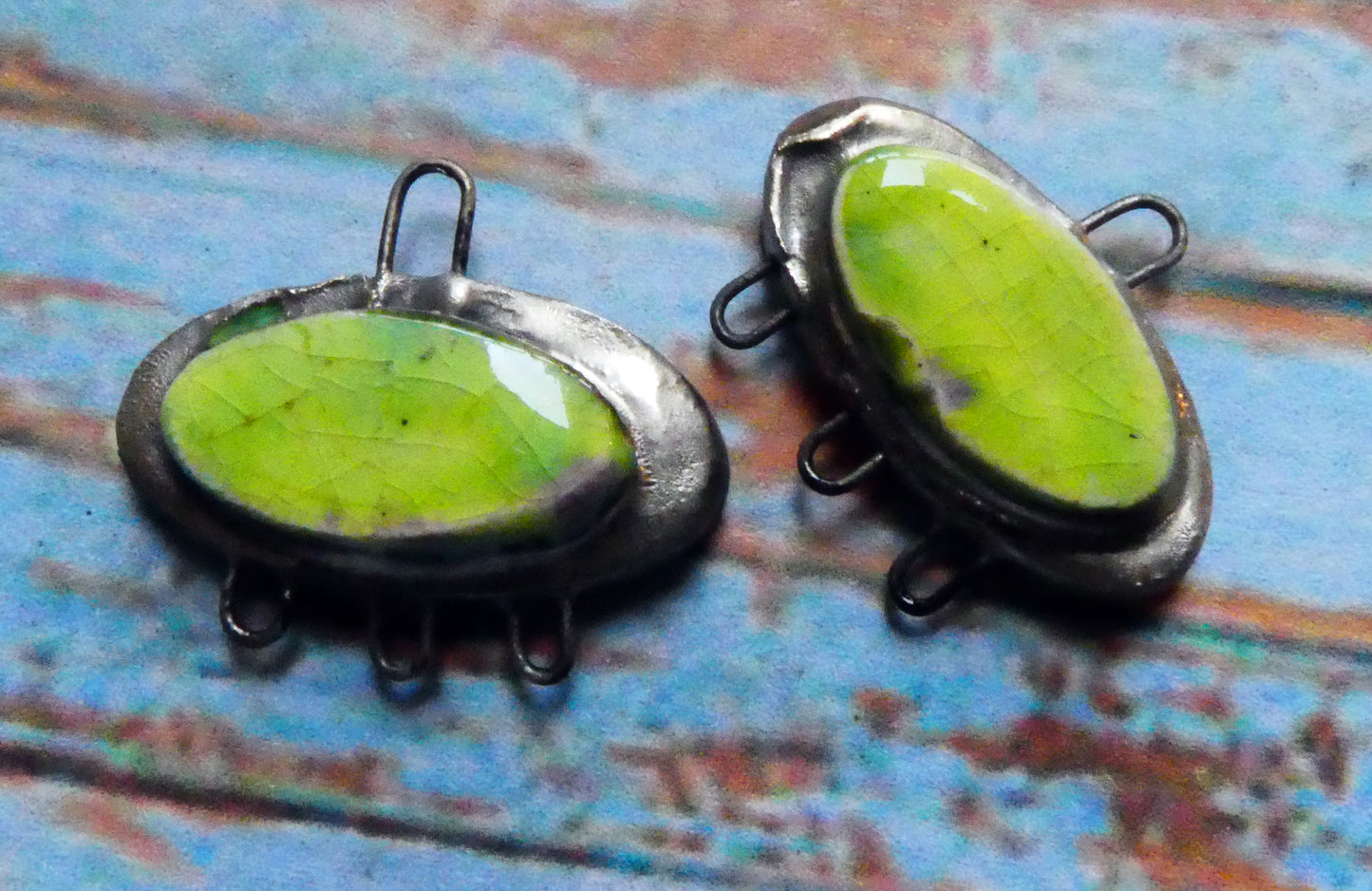 Ceramic Moulded Oval Three Hoop Connectors -Lime