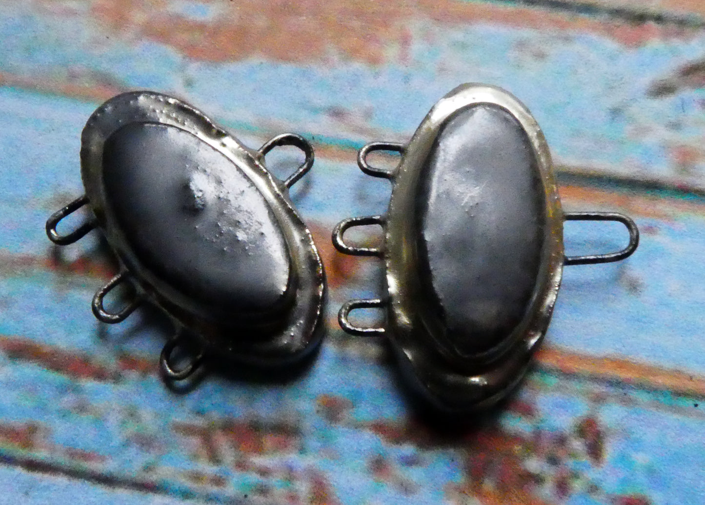 Ceramic Moulded Oval Three Hoop Connectors -Pewter