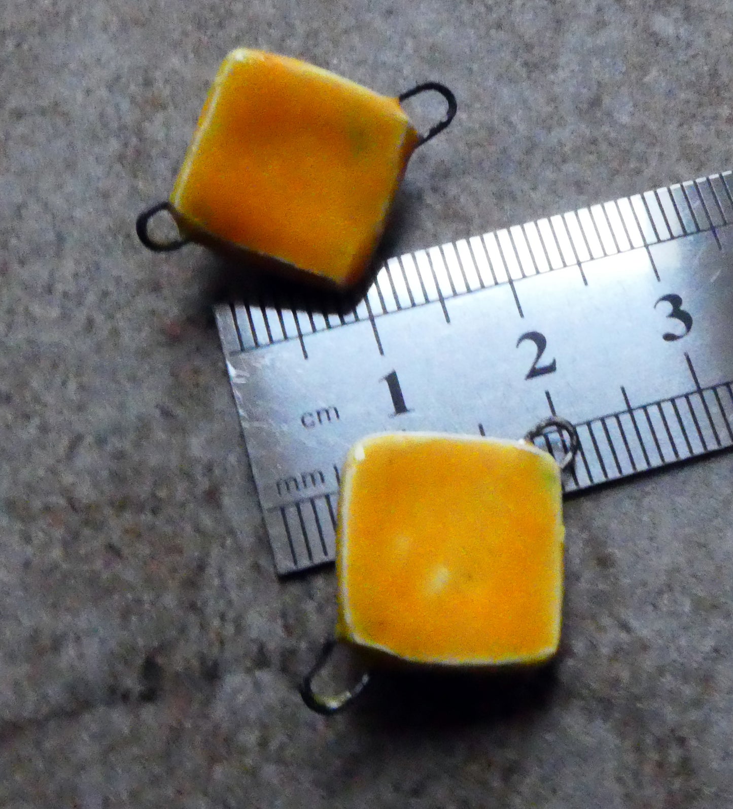 Ceramic Cushion Connectors -Yellow