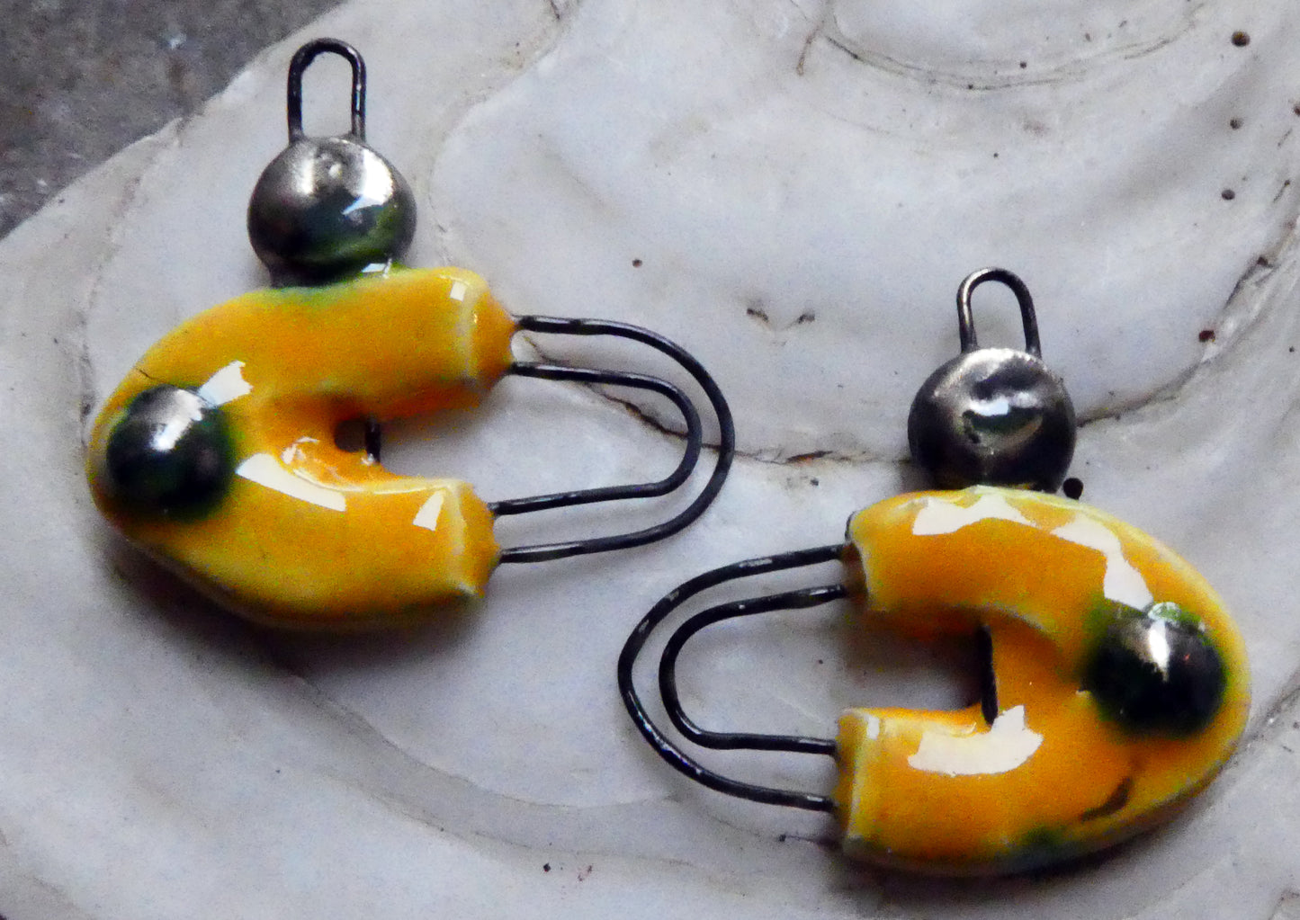 Ceramic Two Hoop Curved Connectors -Yellow
