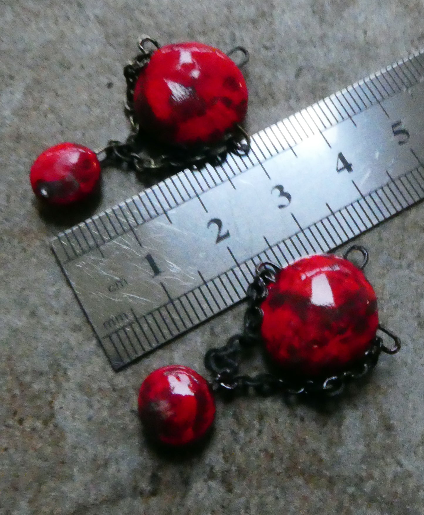 Ceramic Disc Dangles with Chain - Radstock Red