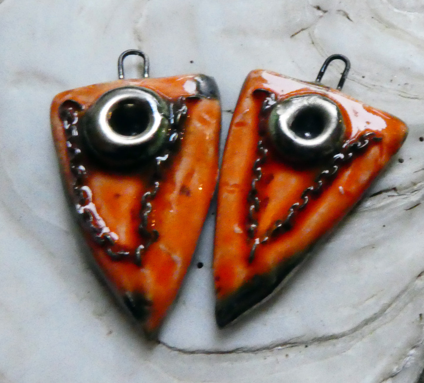 Ceramic Rivet Shields with Chain -Wildfire