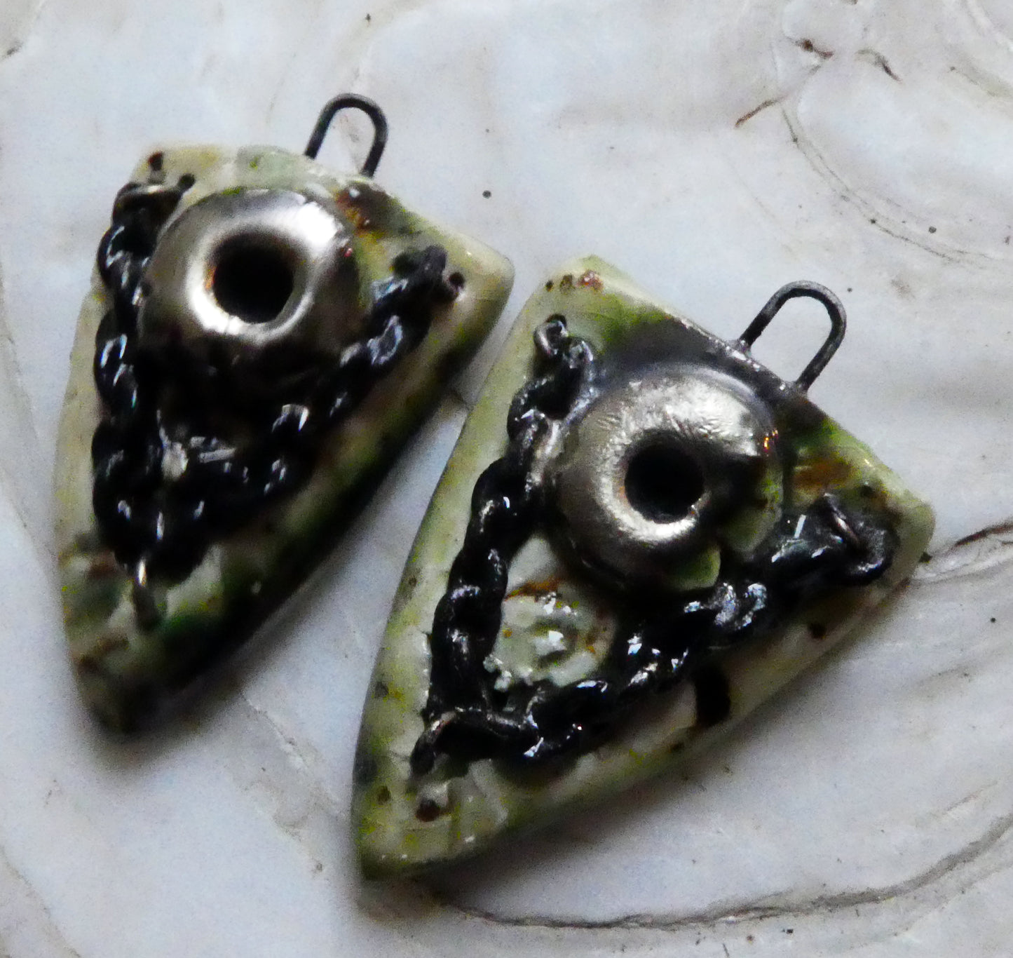 Ceramic Rivet Shields with Chain -Cappuccino Mint