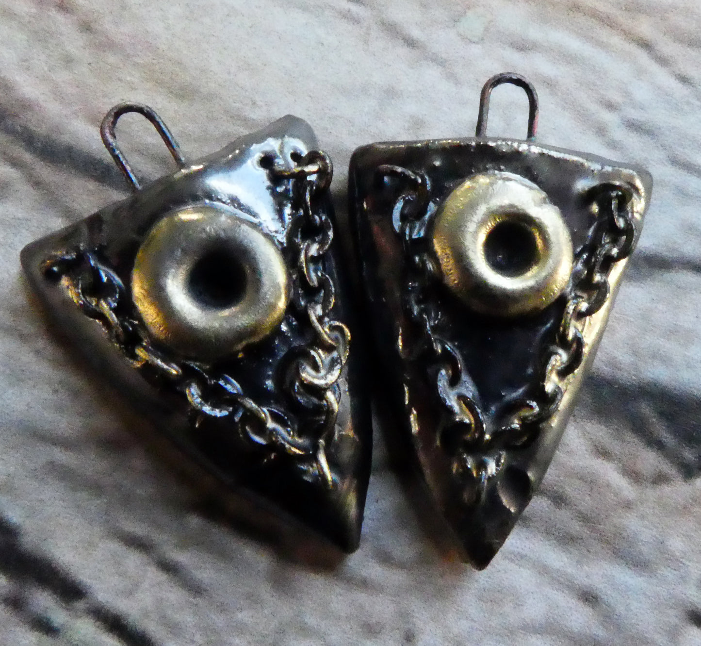 Ceramic Rivet Shields with Chain -Pewter